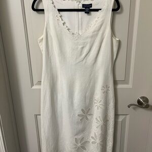 Ann Taylor White Sleeveless V-Neck Sheath Dress